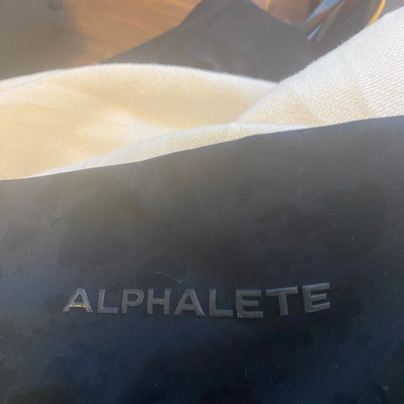 Alphalete Suface Power shorts - Picture 3 of 6